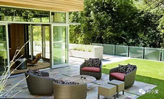 兄弟倆回家鄉(xiāng)自建雙拼別墅，有車庫有庭院，看完不信你不贊