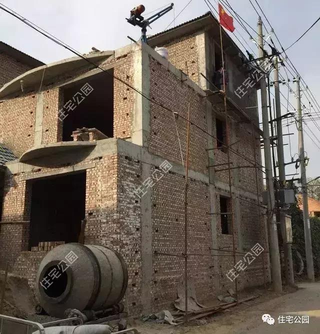 河南農(nóng)村40萬自建三層樓房，性價比讓人羨慕