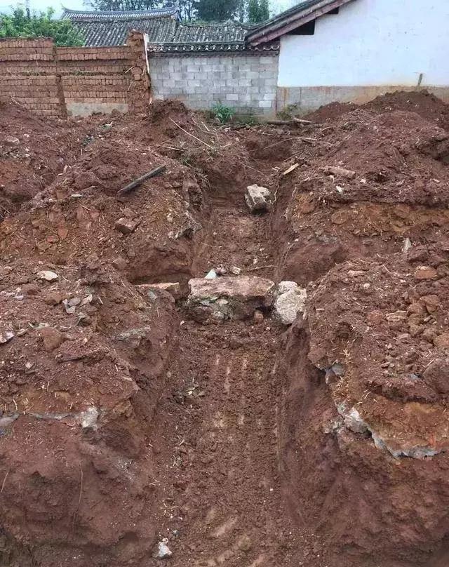 農(nóng)村自建房基礎(chǔ)施工這么做才能又穩(wěn)又安全，別再花冤枉錢了