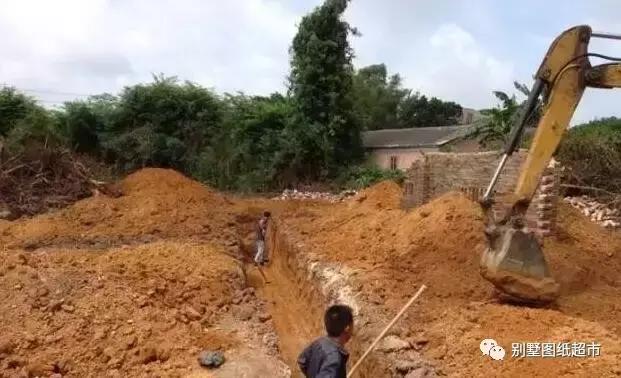 農(nóng)村自建房基礎(chǔ)施工這么做才能又穩(wěn)又安全，別再花冤枉錢了