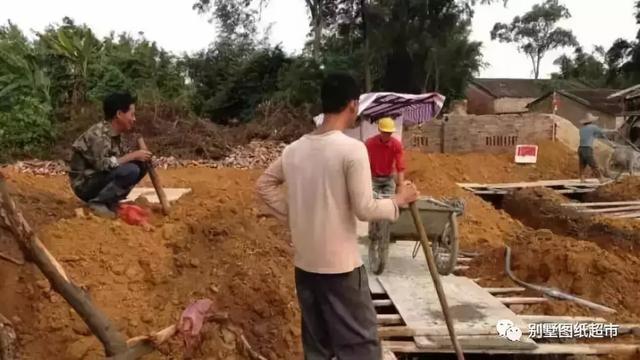 農(nóng)村自建房基礎(chǔ)施工這么做才能又穩(wěn)又安全，別再花冤枉錢了