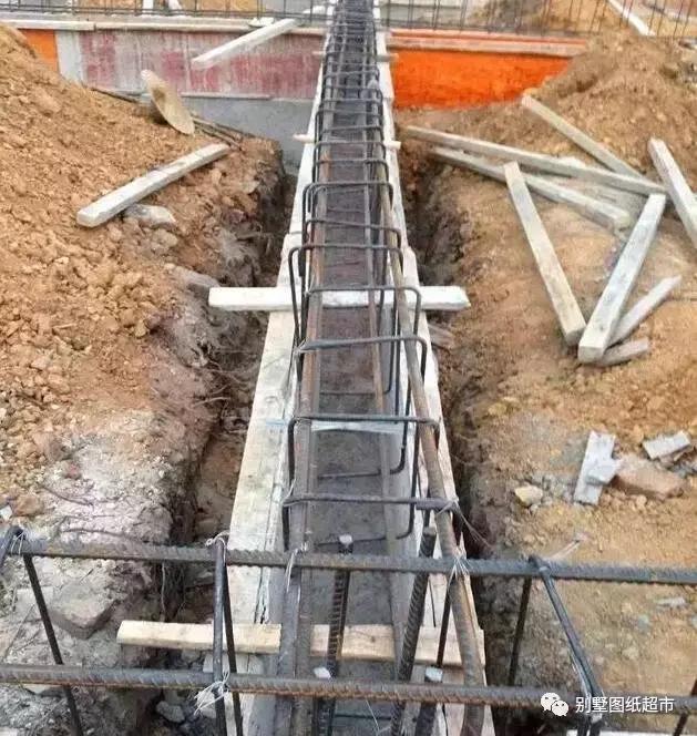 農(nóng)村自建房基礎(chǔ)施工這么做才能又穩(wěn)又安全，別再花冤枉錢了