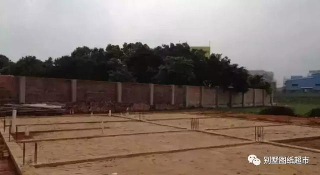 農(nóng)村自建房基礎(chǔ)施工這么做才能又穩(wěn)又安全，別再花冤枉錢了