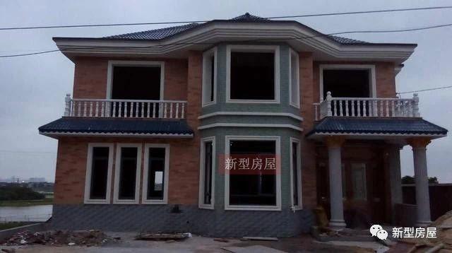 幾棟完工的農(nóng)村房屋實拍照片，一棟賽一棟的漂亮