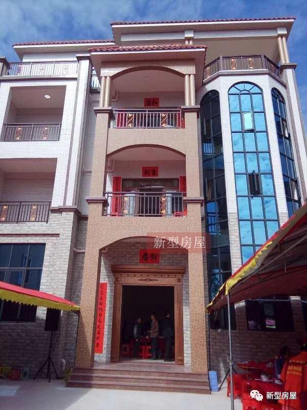 幾棟完工的農(nóng)村房屋實拍照片，一棟賽一棟的漂亮