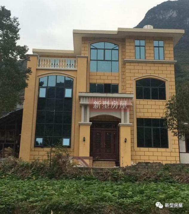 幾棟完工的農(nóng)村房屋實拍照片，一棟賽一棟的漂亮