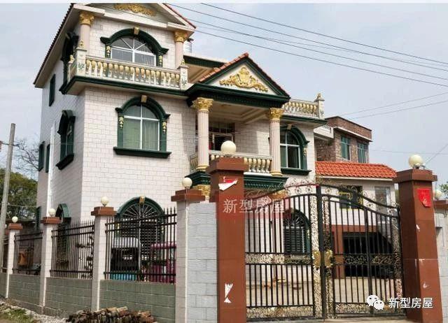 幾棟完工的農(nóng)村房屋實拍照片，一棟賽一棟的漂亮