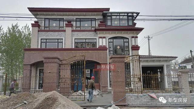 幾棟完工的農(nóng)村房屋實拍照片，一棟賽一棟的漂亮