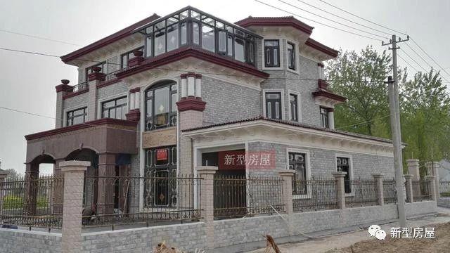 幾棟完工的農(nóng)村房屋實拍照片，一棟賽一棟的漂亮