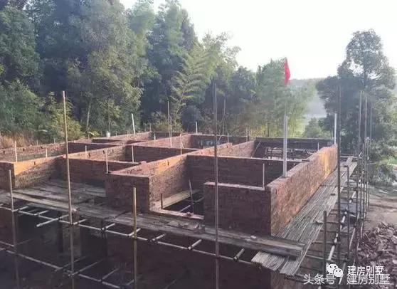 曬曬我家和表哥家的自建房，有設計和沒設計區(qū)別真大