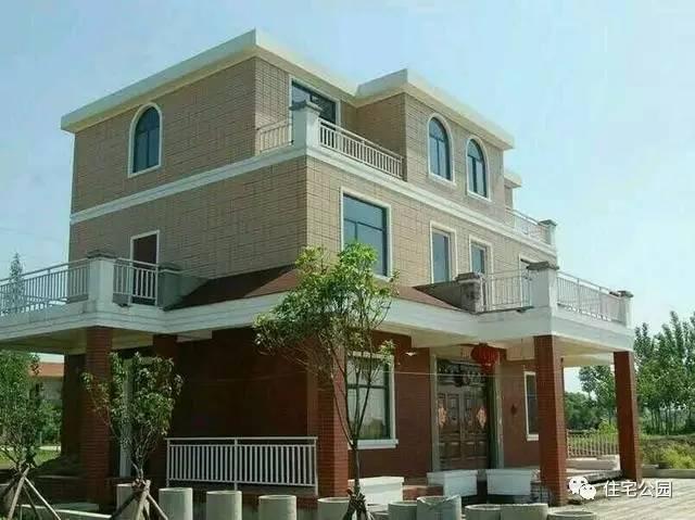 12X10米農(nóng)村3層別墅，35萬蓋成這樣，值不值？