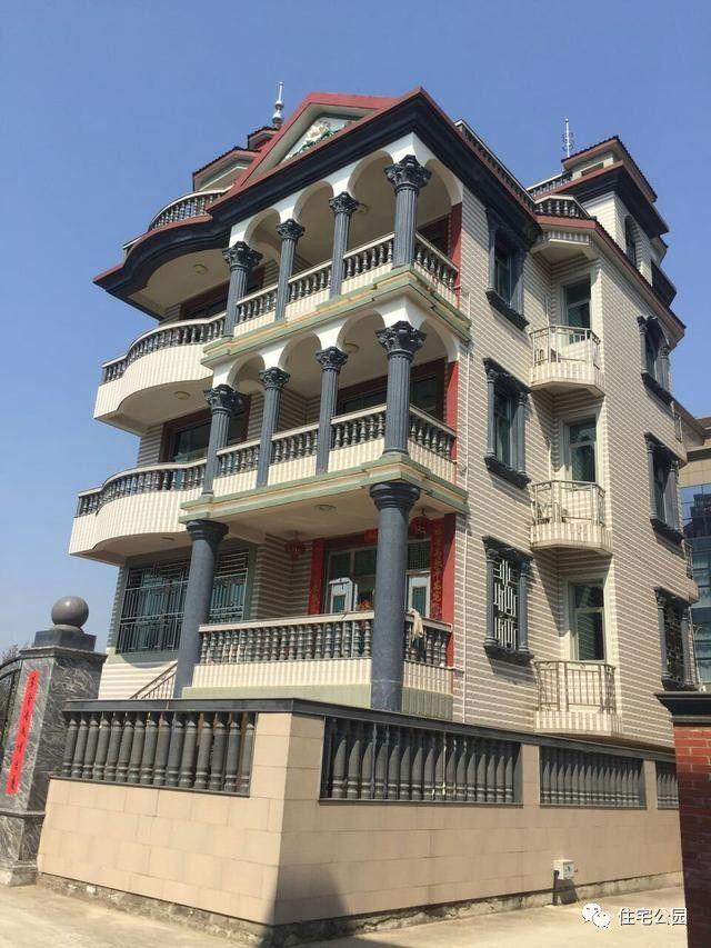 網(wǎng)友實(shí)拍現(xiàn)代農(nóng)村生活，有房有車(chē)有別墅，羨慕嗎？