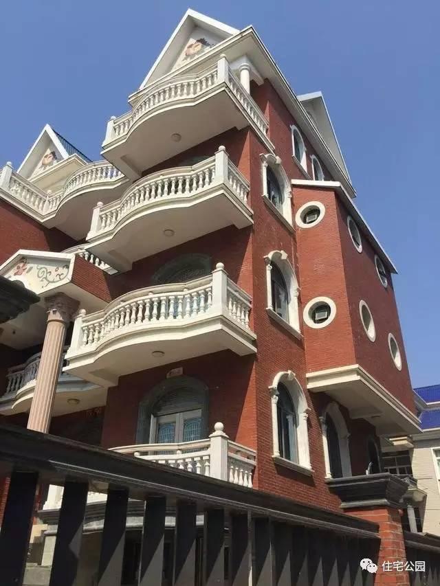 網(wǎng)友實(shí)拍現(xiàn)代農(nóng)村生活，有房有車(chē)有別墅，羨慕嗎？