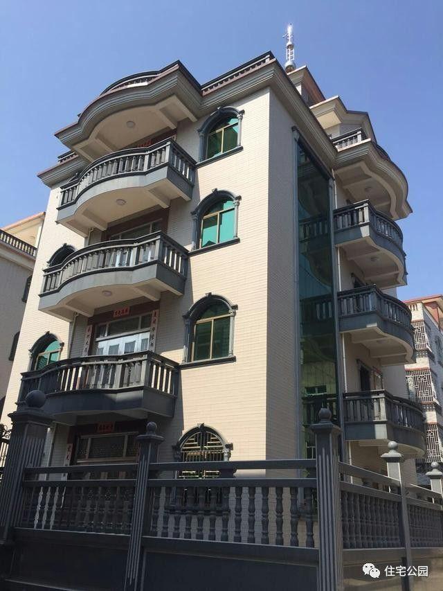 網(wǎng)友實(shí)拍現(xiàn)代農(nóng)村生活，有房有車(chē)有別墅，羨慕嗎？