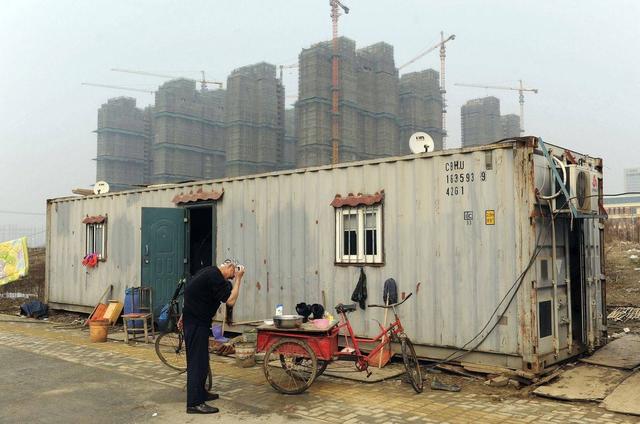 當(dāng)你拿高薪仍買(mǎi)不起房時(shí)，別個(gè)用三個(gè)“集裝箱”就建了個(gè)別墅！