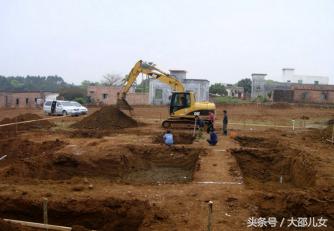 每人30萬建兩棟大別墅，城里人都嫉妒！