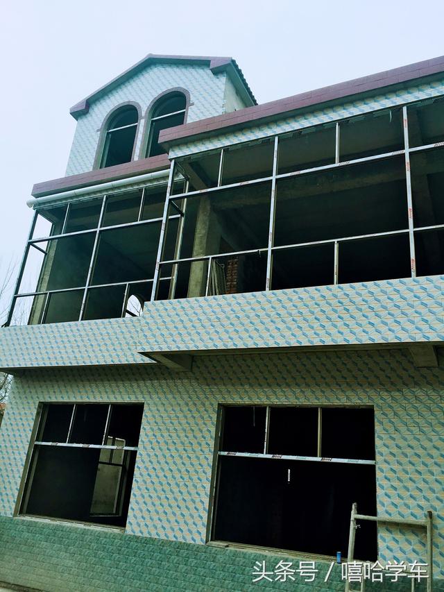 如今農(nóng)村蓋房豪華程度超城市別墅！