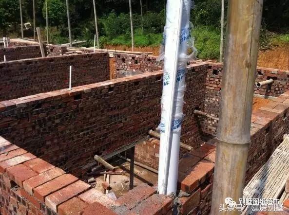 26萬(wàn)做成的二層小別墅，在農(nóng)村建一棟小別墅并不難