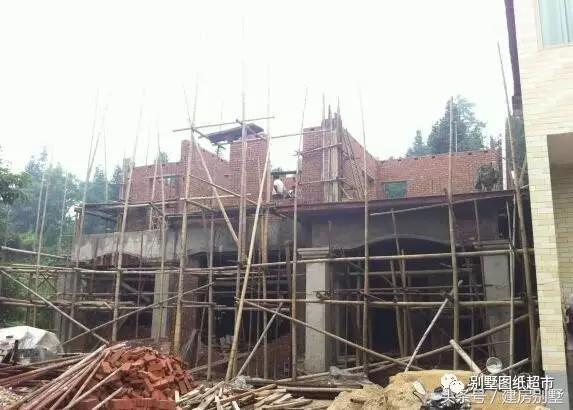 26萬(wàn)做成的二層小別墅，在農(nóng)村建一棟小別墅并不難