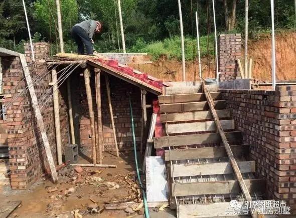 26萬(wàn)做成的二層小別墅，在農(nóng)村建一棟小別墅并不難