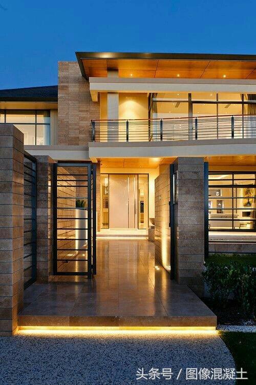別墅設(shè)計混凝土、燈光、水融合