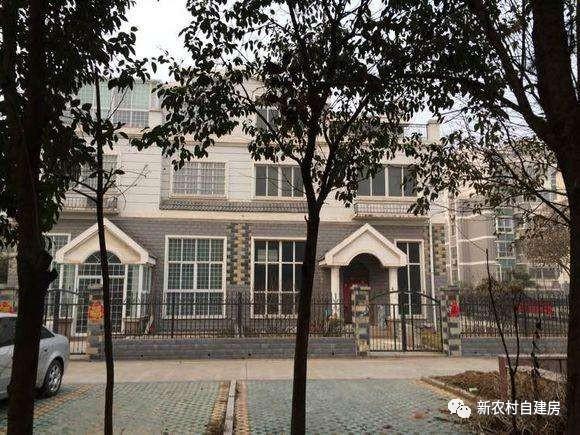 40萬兄弟合建雙拼別墅，施工全程實拍，含平面