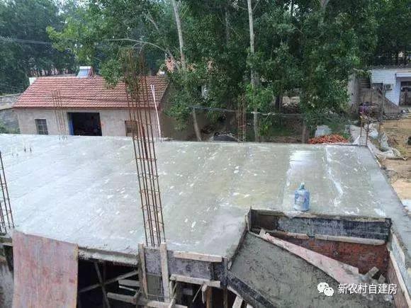 40萬兄弟合建雙拼別墅，施工全程實拍，含平面