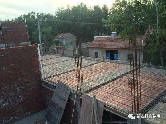 40萬兄弟合建雙拼別墅，施工全程實拍，含平面