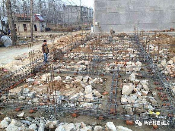 40萬兄弟合建雙拼別墅，施工全程實拍，含平面