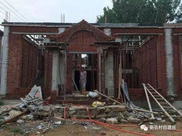 40萬兄弟合建雙拼別墅，施工全程實拍，含平面