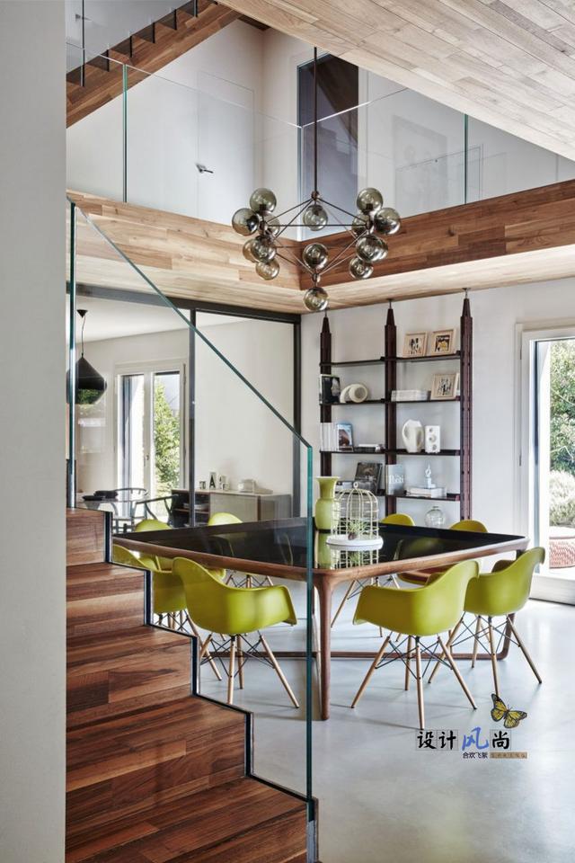 意大利石頭與木頭結(jié)合的鄉(xiāng)村別墅