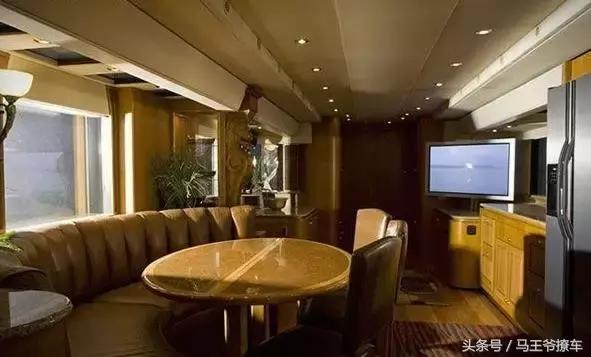 妹子們看清楚：這車能換北上廣深別墅，勞斯在它眼里是笑話