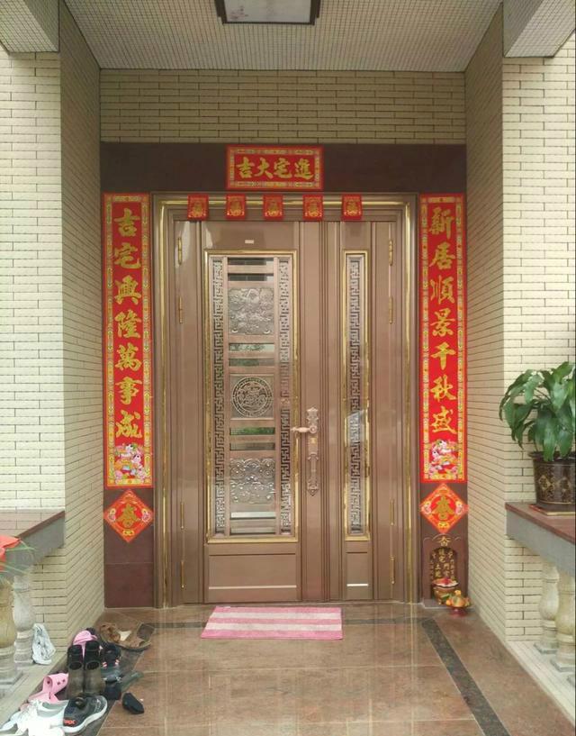 朋友浙江農(nóng)村婆家的別墅蓋好了，光看這外表也是村里數(shù)一數(shù)二的！