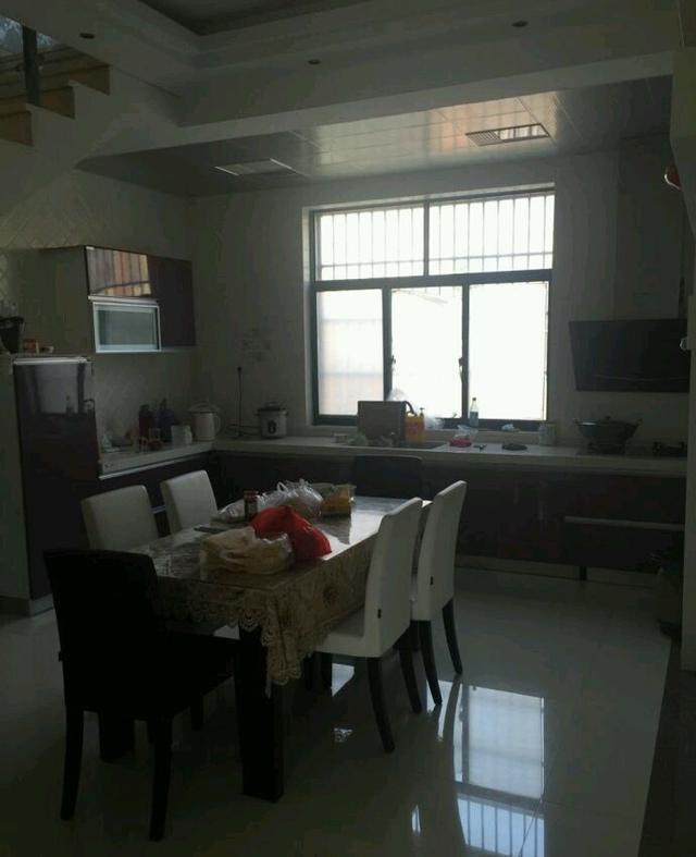 堪比千萬大別墅的鄉(xiāng)下自建房，全屋的裝修婆婆裝得富麗堂皇！