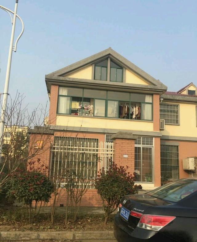 堪比千萬大別墅的鄉(xiāng)下自建房，全屋的裝修婆婆裝得富麗堂皇！