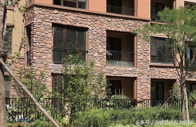 老鄉(xiāng)建別墅用文化石，完爆野外真石頭，鄰居們都找上門來問