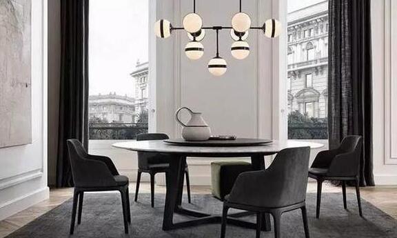 第一次到老板的別墅參觀，進(jìn)門(mén)就給客廳的設(shè)計(jì)美呆了，大氣奢華