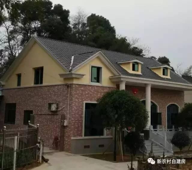 孝順女子為父母建平房別墅，家里的門檻都被鄉(xiāng)親踏爛