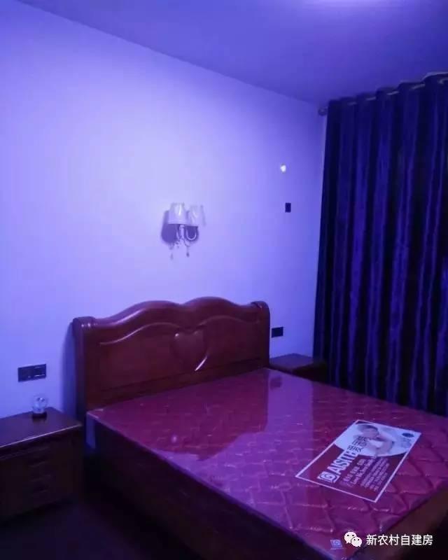 孝順女子為父母建平房別墅，家里的門檻都被鄉(xiāng)親踏爛