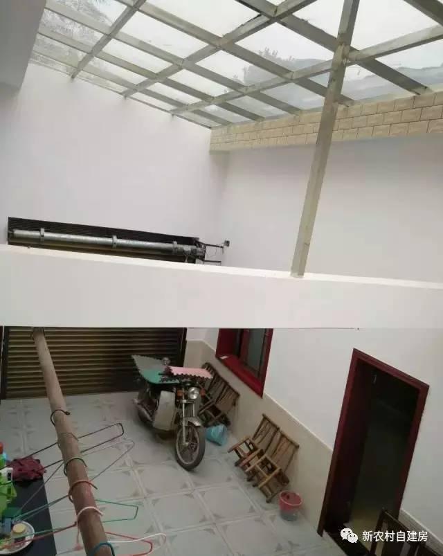 孝順女子為父母建平房別墅，家里的門檻都被鄉(xiāng)親踏爛