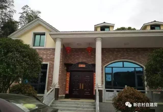 孝順女子為父母建平房別墅，家里的門檻都被鄉(xiāng)親踏爛