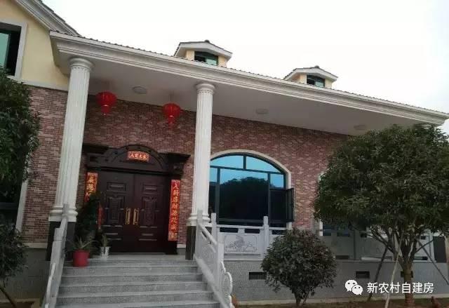 孝順女子為父母建平房別墅，家里的門檻都被鄉(xiāng)親踏爛