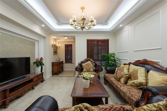 長見識(shí)了！鄭州何總和老朋友買別墅去對(duì)方家看后大贊不已