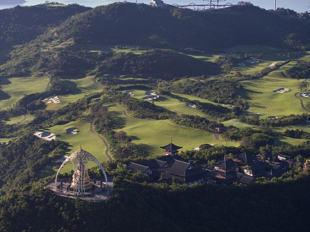 這里有深圳富豪聚居的別墅群，東部華僑城