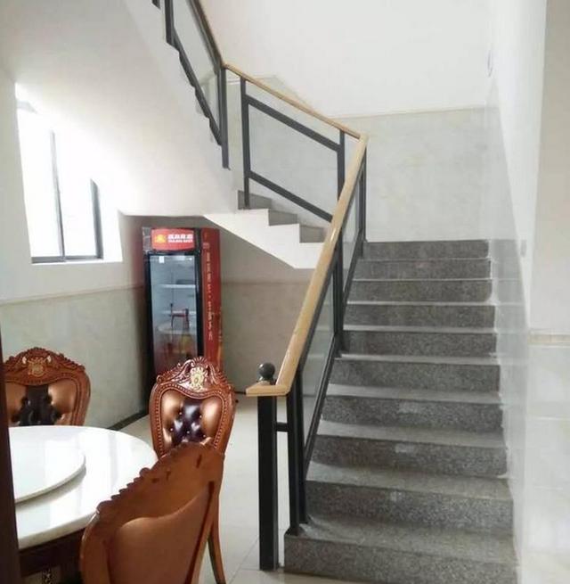 花光積蓄在老家建個(gè)別墅，前前后后花掉70萬，大家看可值得？