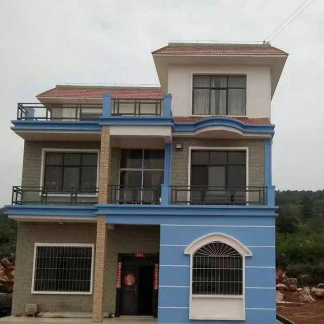 花光積蓄在老家建個(gè)別墅，前前后后花掉70萬，大家看可值得？