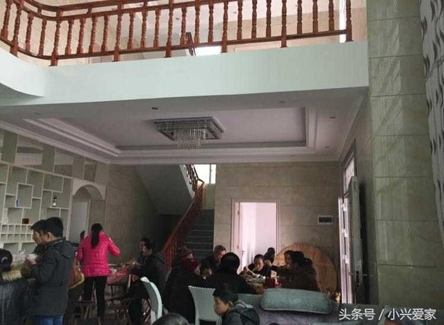 曬曬我家500平的農(nóng)村別墅，前后花費(fèi)100w，落地窗太贊了！