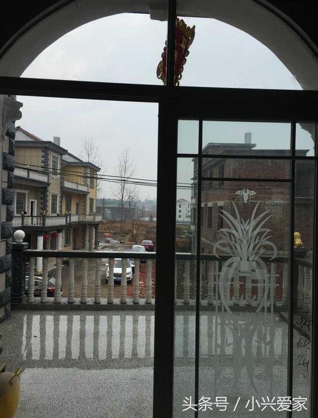 曬曬我家500平的農(nóng)村別墅，前后花費(fèi)100w，落地窗太贊了！