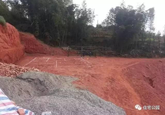 70后老夫妻合伙開(kāi)山，40萬(wàn)為兒子建棟獨(dú)一無(wú)二的2層婚房！