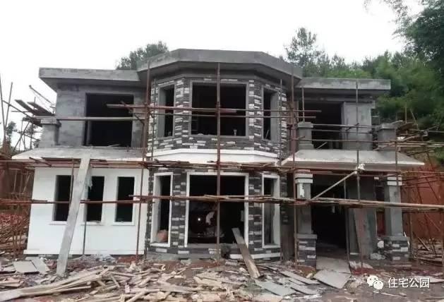 70后老夫妻合伙開(kāi)山，40萬(wàn)為兒子建棟獨(dú)一無(wú)二的2層婚房！